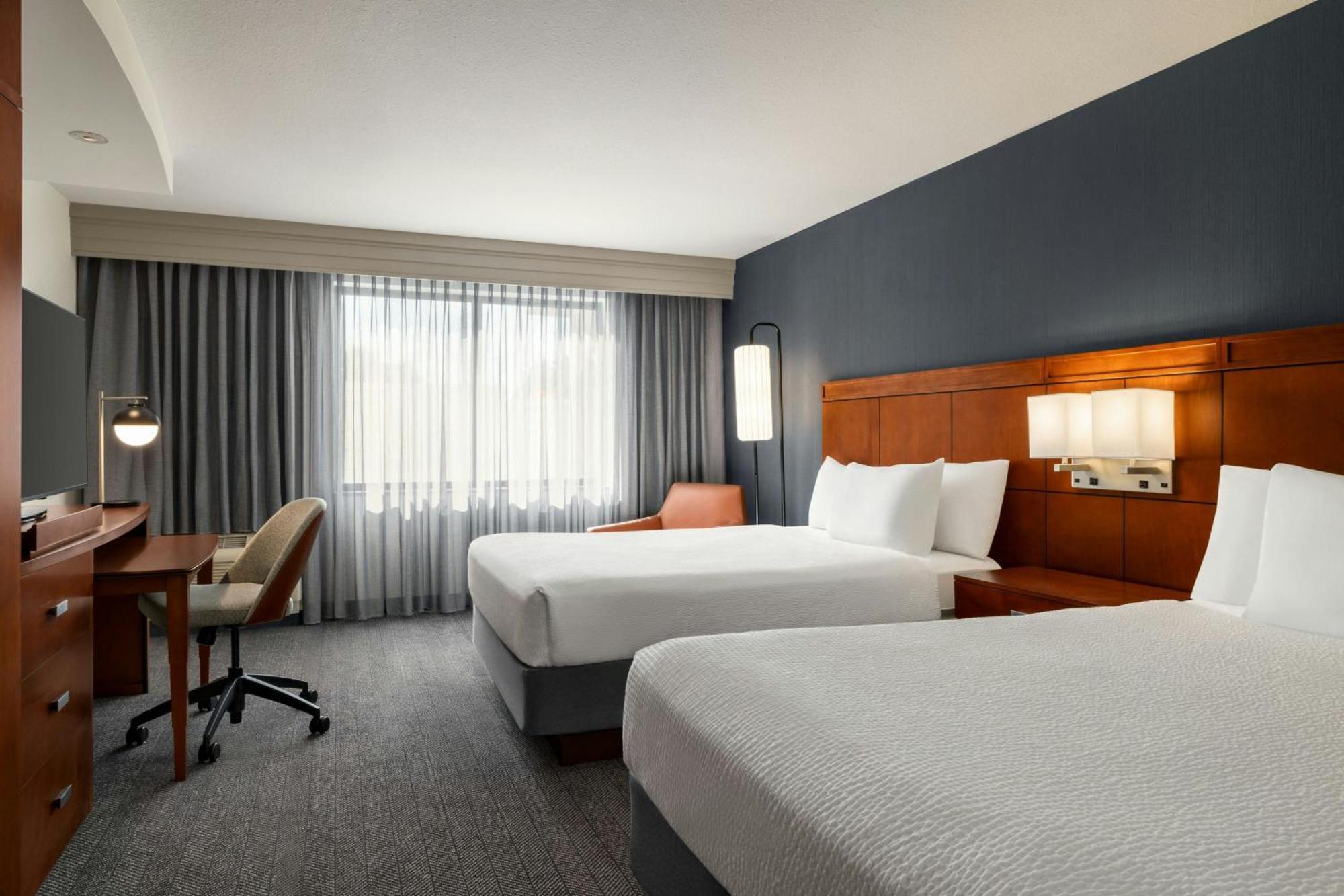 Courtyard Mt. Holly Westampton Hotell Exteriör bild